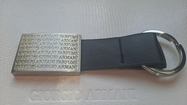 Llavero Armani.