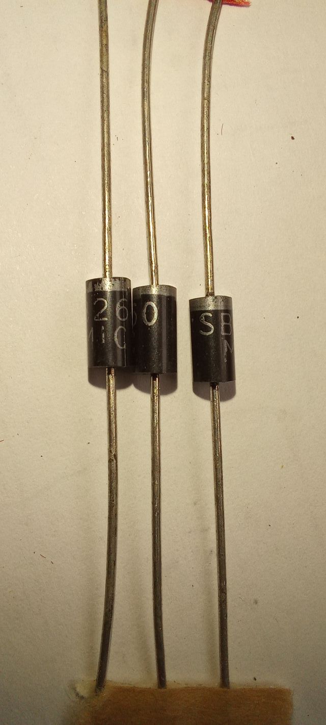 33 Rectificadores de corriente de 2 y 3 Amperios