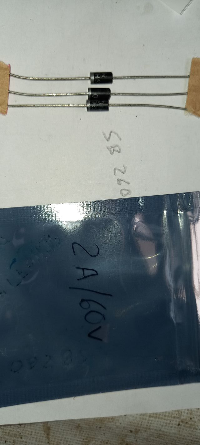 33 Rectificadores de corriente de 2 y 3 Amperios