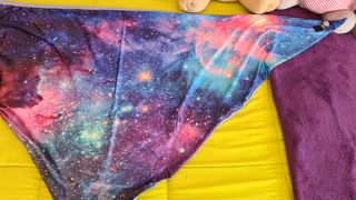 Bufanda triangular con estampado