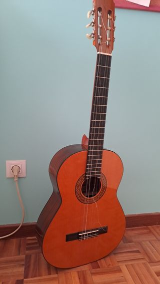GUITARRA ESPAÑOLA ADMIRA MODELO MÓNICA