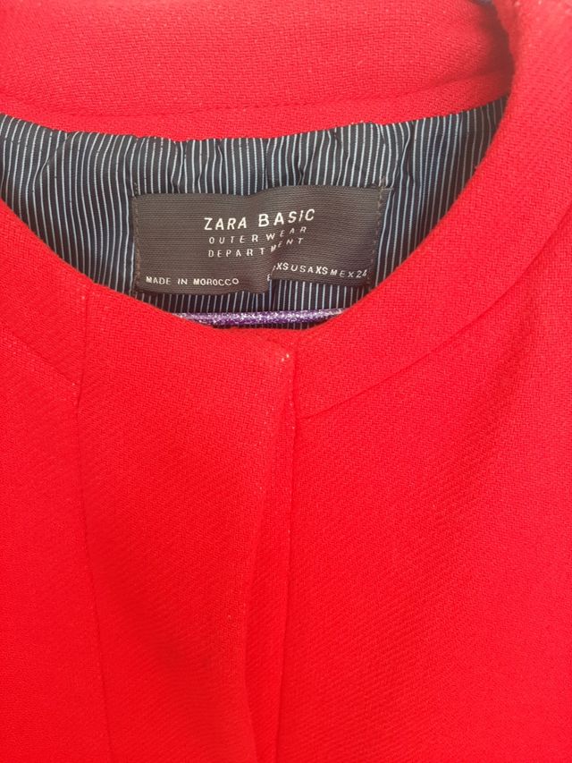 ABRIGO ZARA ROJO TALLA XS