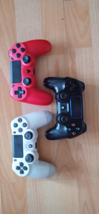 Ps4 con 10  juegos y 2 mandos(Negociable)