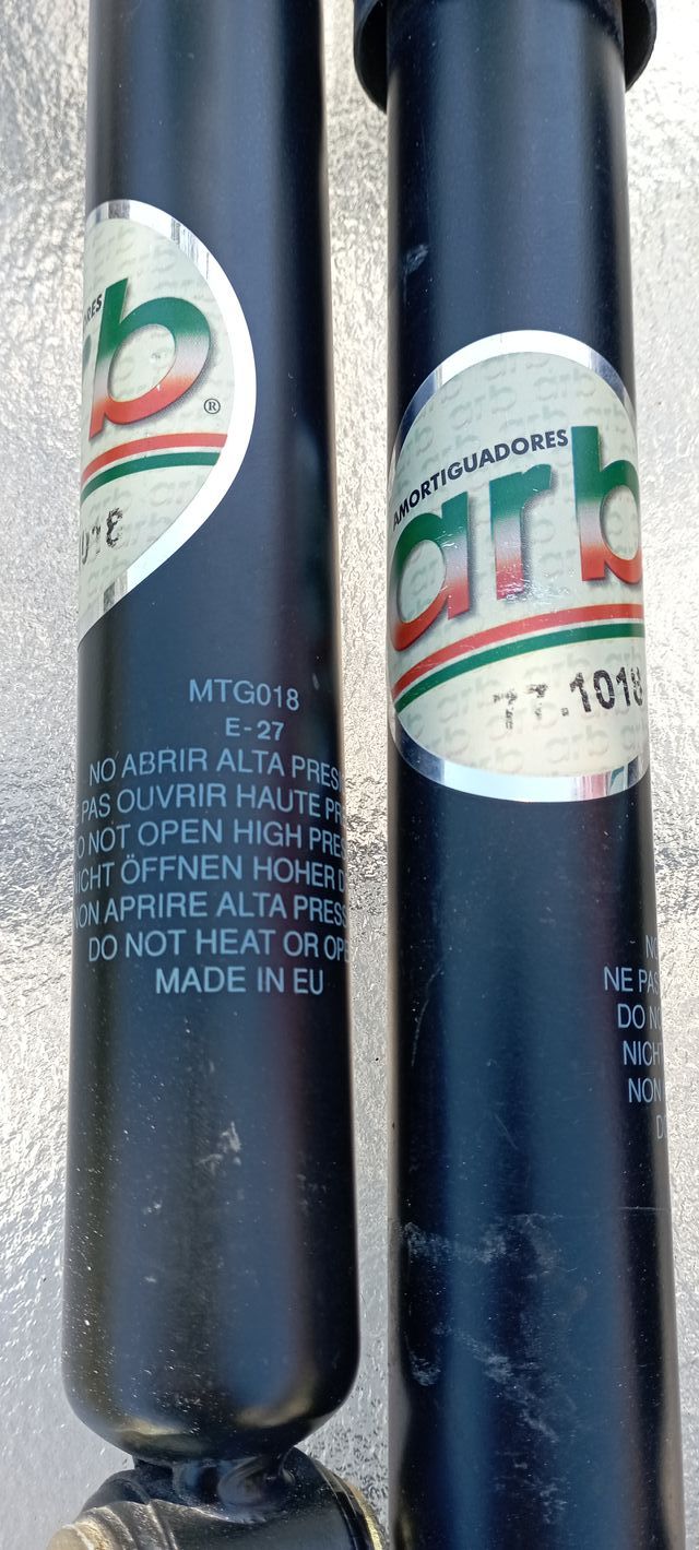 Ammortizzatori anteriori e posteriori ARB 