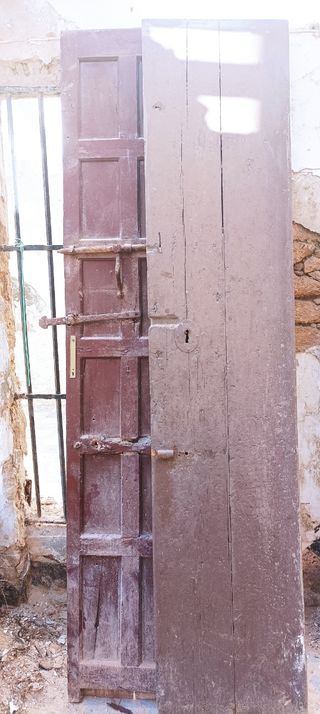 Puerta antigua de madera