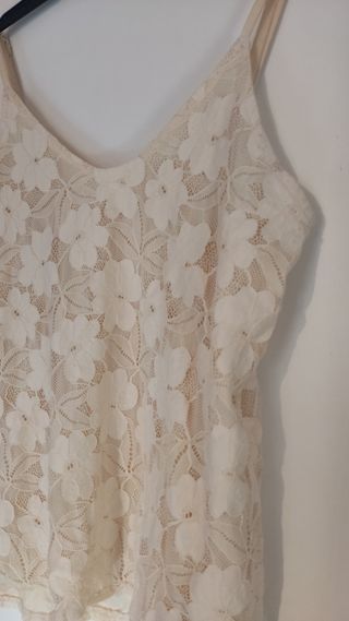 Camiseta tirantes beige flores