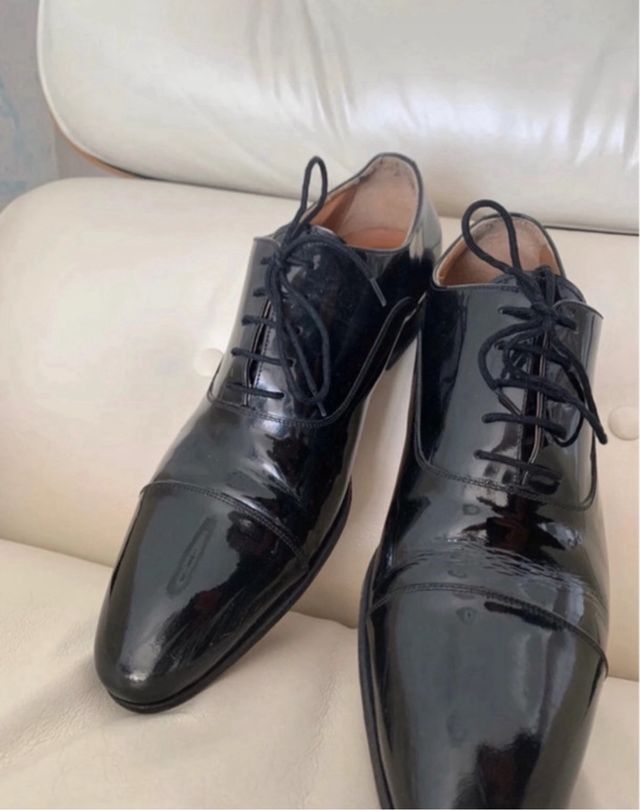 zapatos con cordones