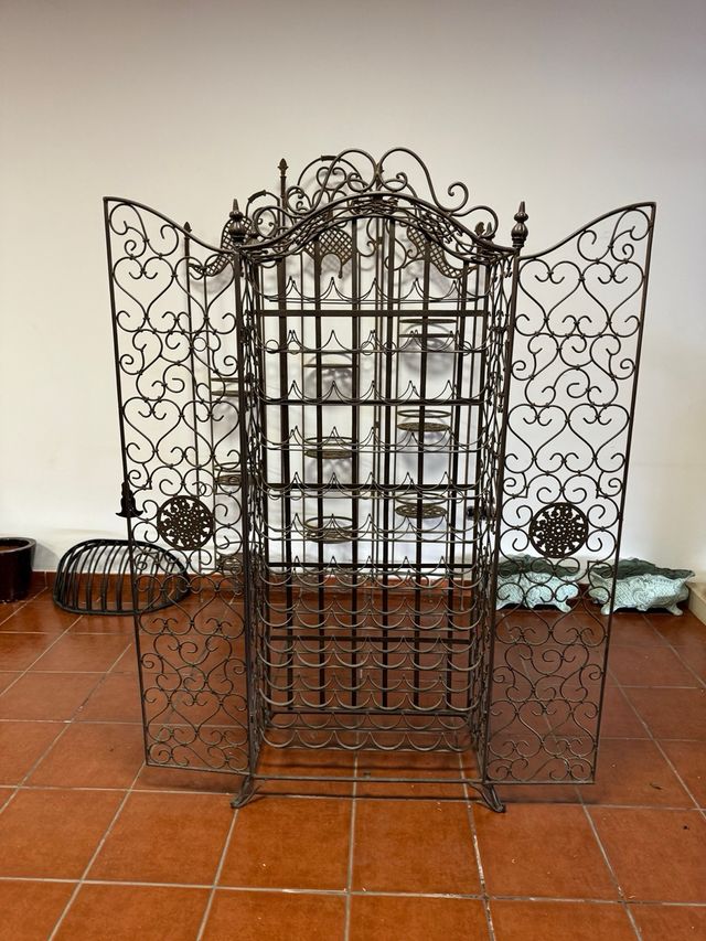 Hierro forja vinoteca