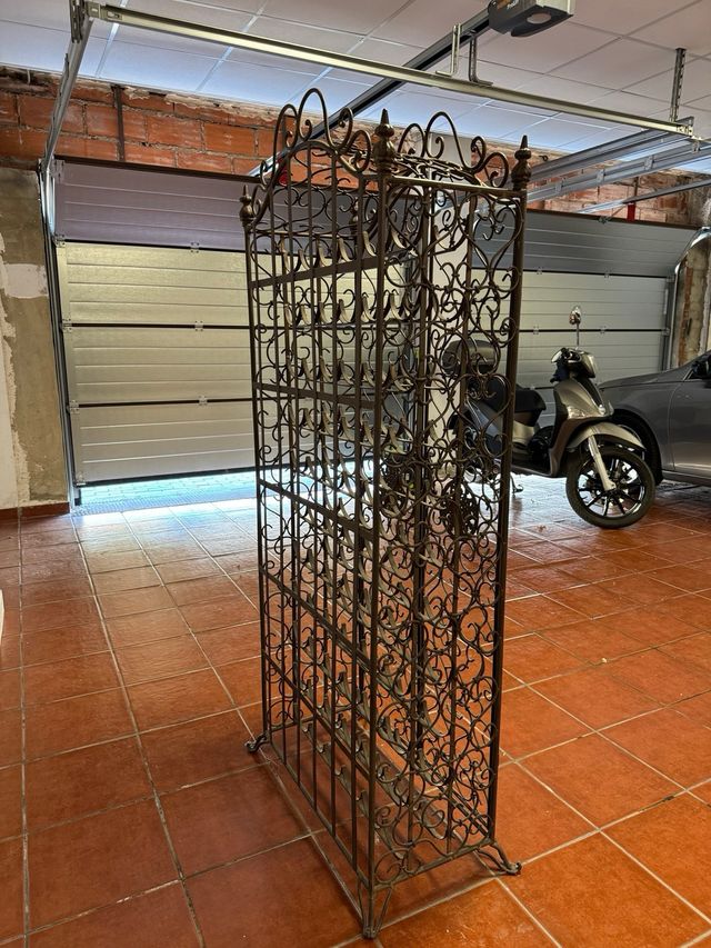 Hierro forja vinoteca