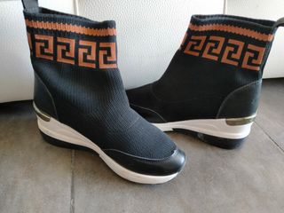 Botines elásticos negros