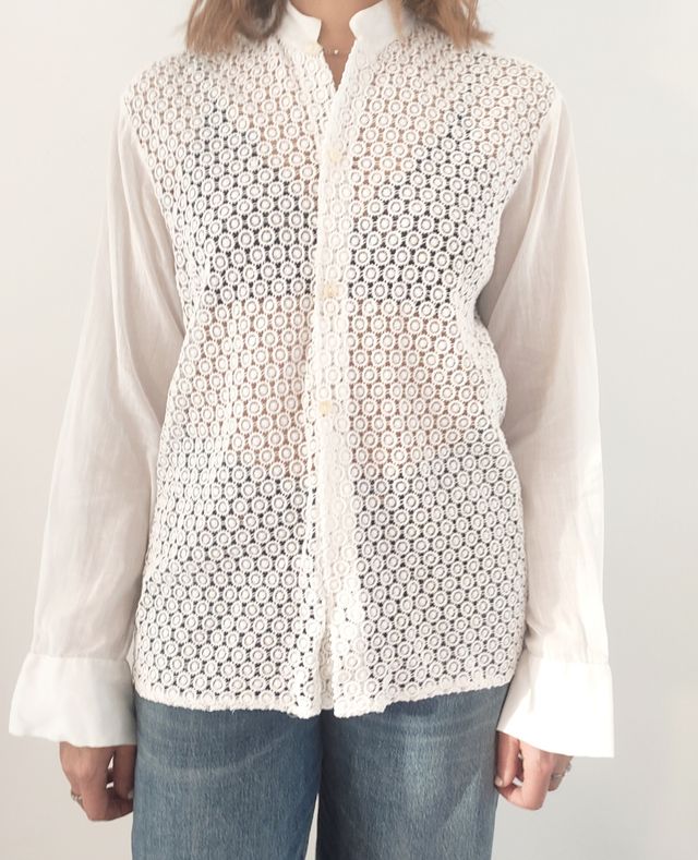 Camisa blanca vintage con encaje 