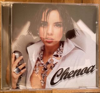 CDs de Chenoa. 3 euros / unidad.