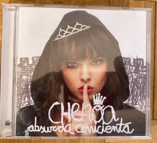 CDs de Chenoa. 3 euros / unidad.
