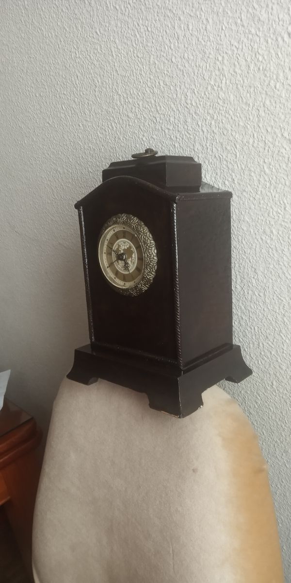 Reloj antiguo de mesa