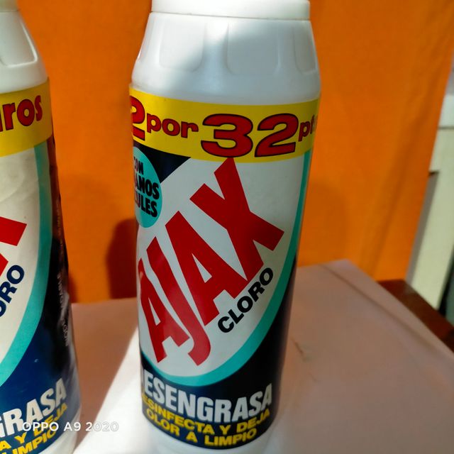 Antiguos botes de AJAX 