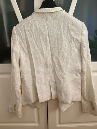 chaqueta blanco roto