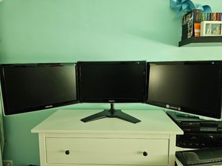 TRES MONITORES 24" SURROUND CON SOPORTE