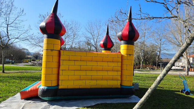 Castillo Hinchable + motor 🪧🏷