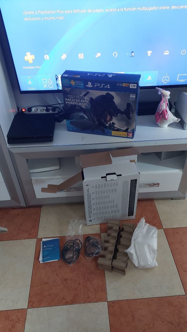Último preço - Pacote PS4 PLAYSTATION 4 - 1 TB novo