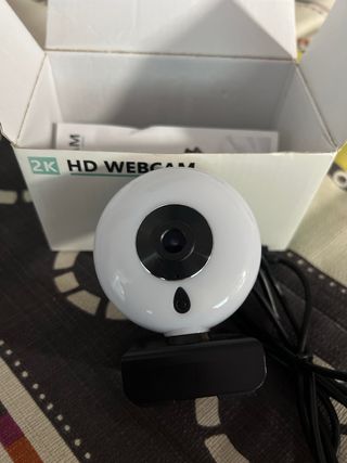 Webcam 2K con luz y tripode