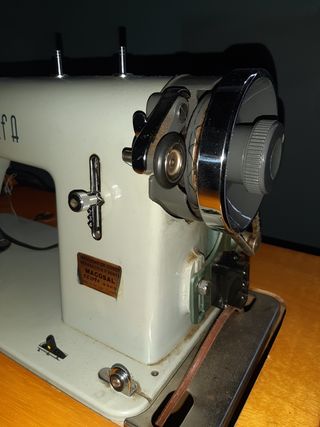 Máquina coser Alfa