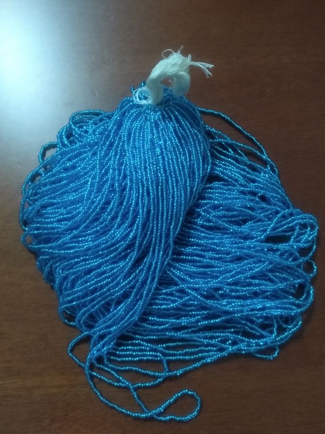 Fili perline azzurre