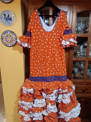 Traje de gitana naranja y morado