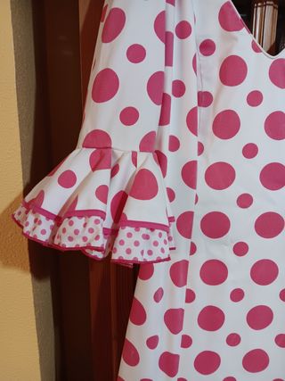Traje de gitana lunares rosa y blanco 