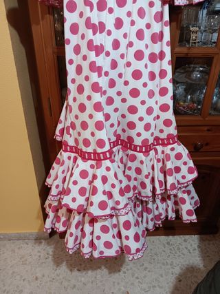 Traje de gitana lunares rosa y blanco 