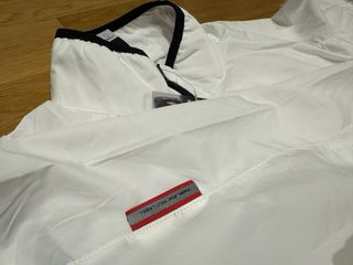 NUEVO. TALLA L. CORTAVIENTOS NALINI ARIA