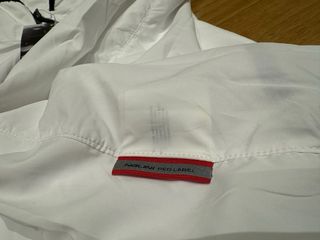 NUEVO. TALLA L. CORTAVIENTOS NALINI ARIA