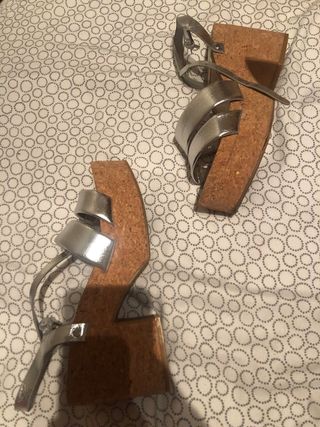 sandalia stradivarius plateada numero 37