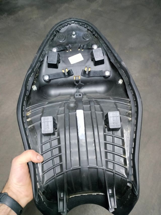 Asiento rebajado Ducati performance