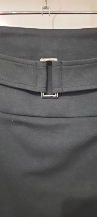 Falda negra.Adolfo Domínguez. Talla 40