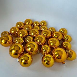 navidad / bolas doradas / años 70