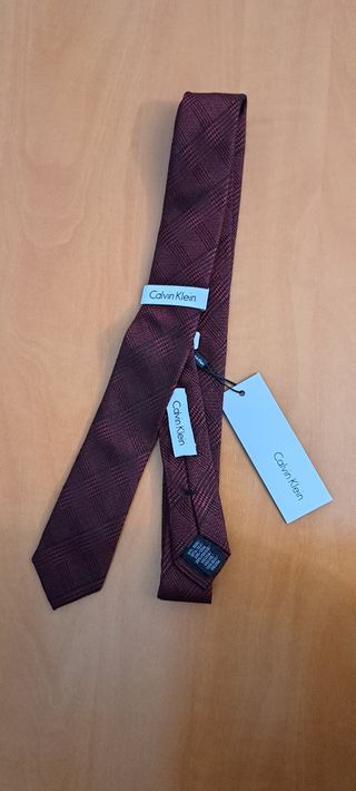 Corbata Calvin Klein nueva sin estrenar