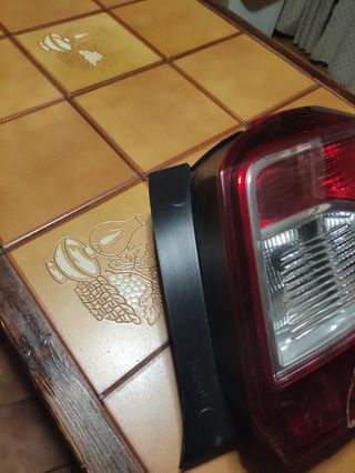Faro trasero dacia Sandero