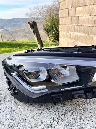 Faro LED derecho Mercedes CLA ORIGINAL