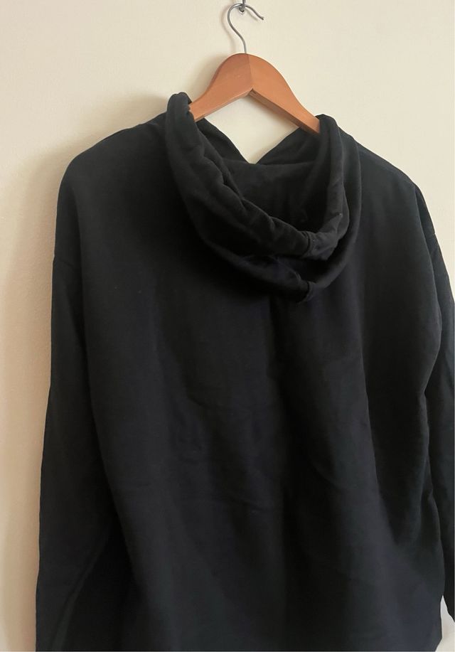 Sudadera negra Cardio Bunny.