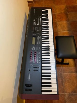 Sintetizador Yamaha MOXF8