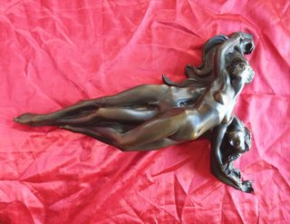 Figura de bronce