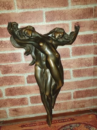 Figura de bronce