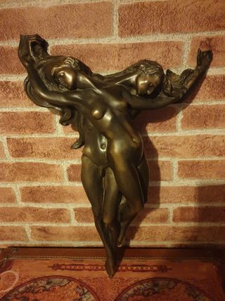 Figura de bronce