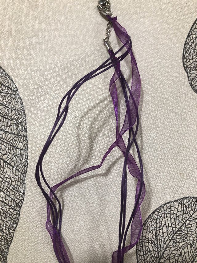 collana con ciondolo in vetro