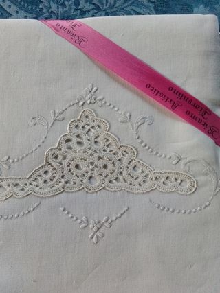 Lenzuola matrimoniali in lino ricamato 