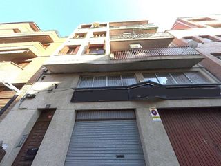 Local comercial en venta en Joc de la Bola - Camps d'Esports - Ciutat Jardí - Montcada en Lleida