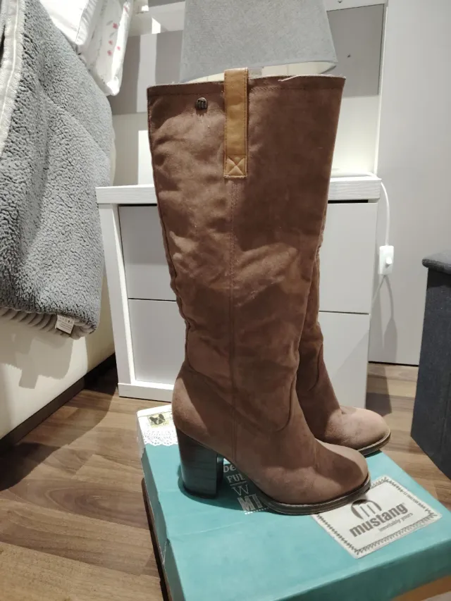 botas mustang serraje