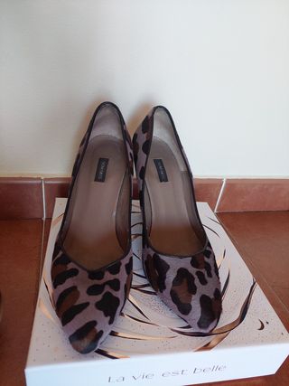 Zapatos tacón leopardo