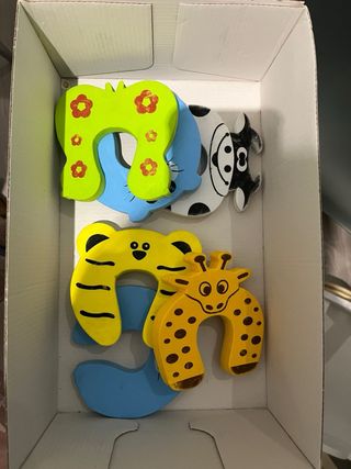 Protectores puertas, armarios y enchufes bebé