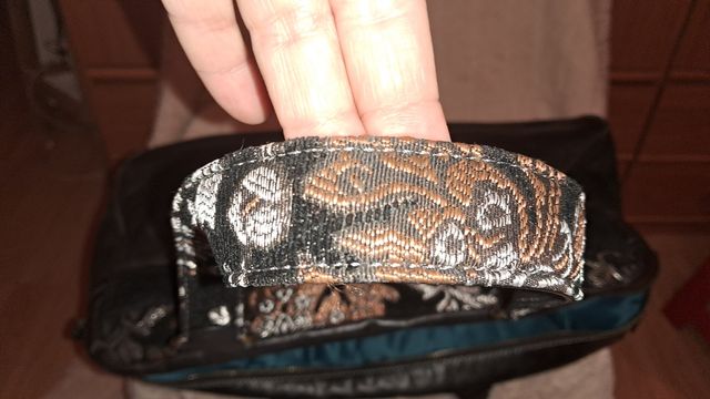 Espectacular bolso de piel de Luana